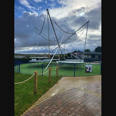 Вилла Exotic 3-Bed Caravan At Newquay Holiday Park Экстерьер фото
