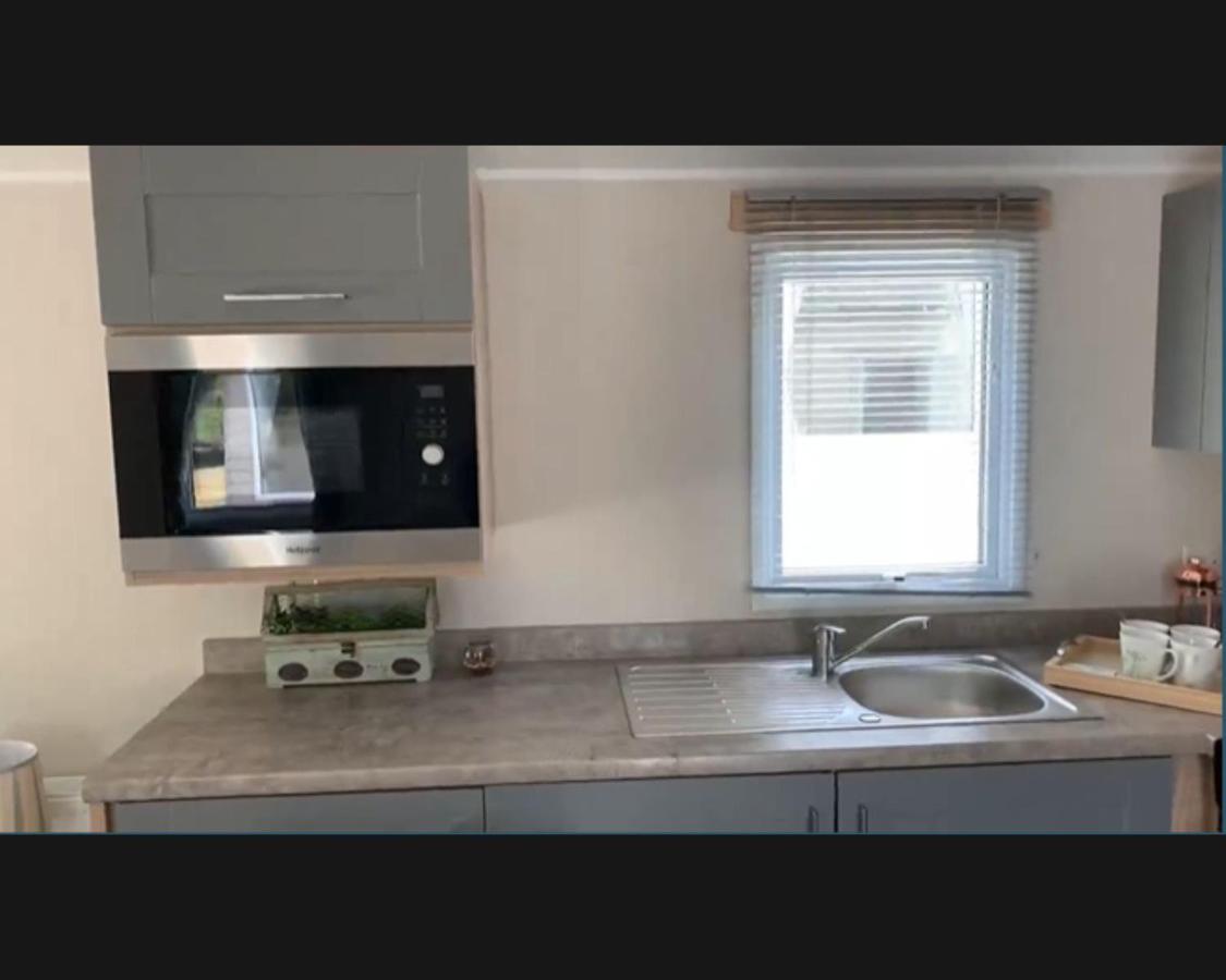 Вилла Exotic 3-Bed Caravan At Newquay Holiday Park Экстерьер фото