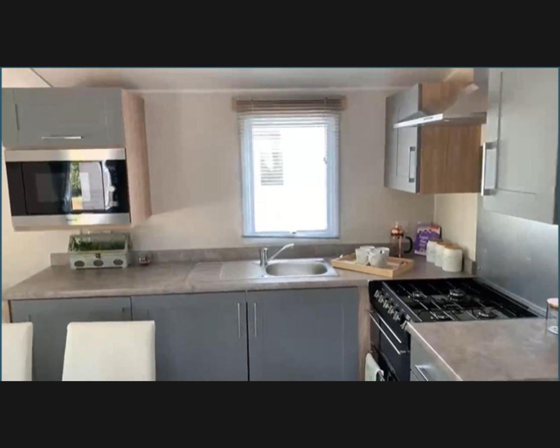 Вилла Exotic 3-Bed Caravan At Newquay Holiday Park Экстерьер фото
